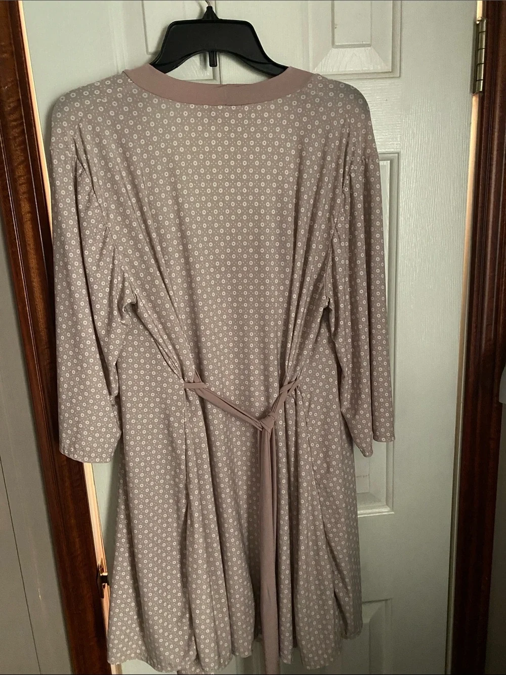 SALE!!! Marilyn Monroe Dusty Mauve Polka-Dot Nightdress & Robe Set - Picture 5 of 5